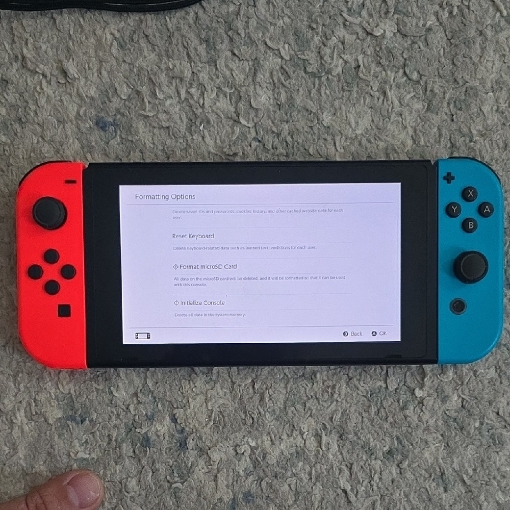 Nintendo Switch Family Bundle - Picture 14 of 16